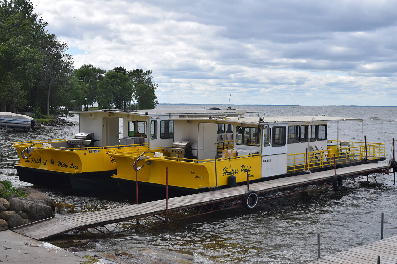 Private Charter Boats Mille Lacs Lake Nitti's Hunters Point Resort